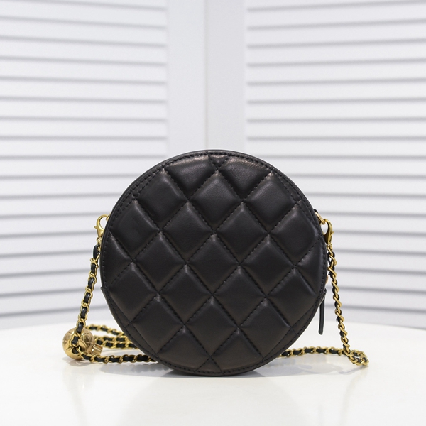 シャネルバッグ側面デザイン